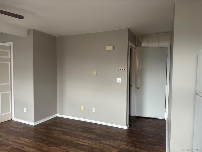 Building Photo - 26 Main St