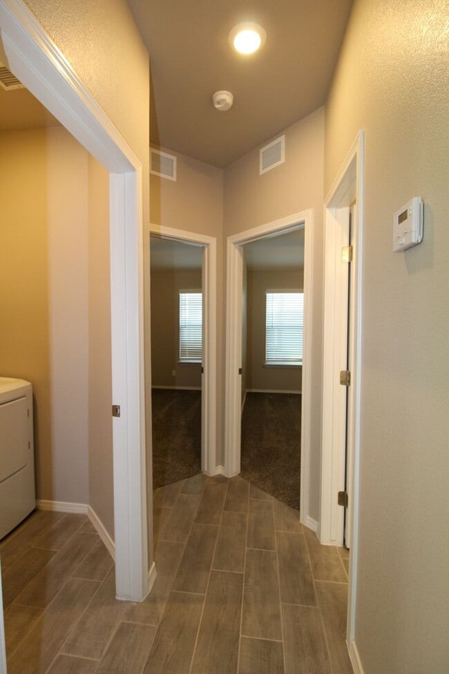 Building Photo - 1217 Golden Summer Pl