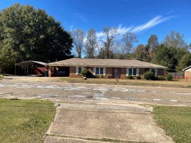 Primary Photo - 2401 NE Brothers Dr