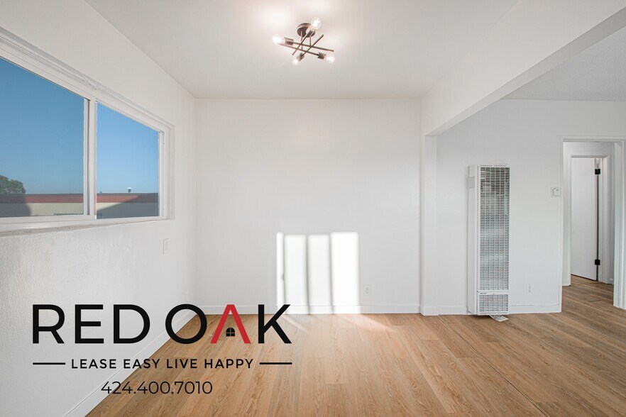 Building Photo - 1115 W 111th St