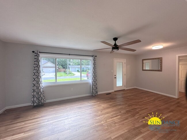 Building Photo - Beautiful 3 Bedroom Home in Fort Walton Beach!