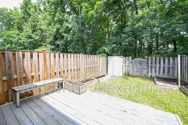 Building Photo - 7107 Tolliver St