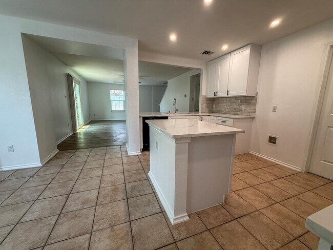 Building Photo - 1148 Apollo Cir