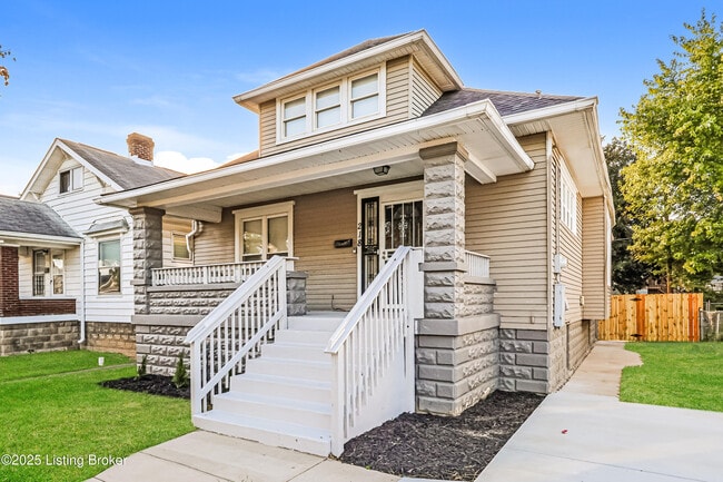 Building Photo - 218 S 41st St