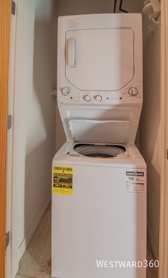 Building Photo - 1224 W Van Buren St