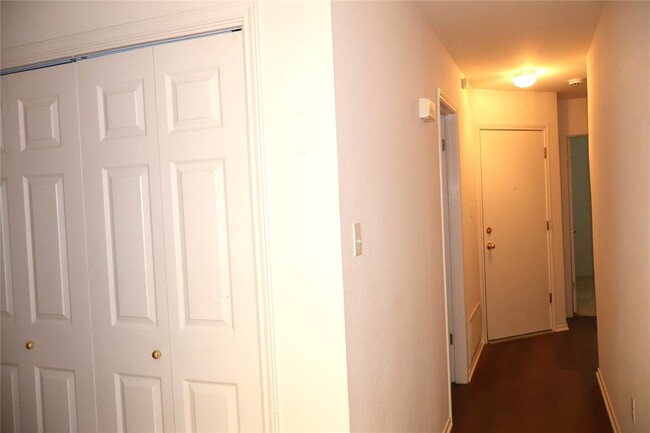 Building Photo - 3120 Cohoba Dr