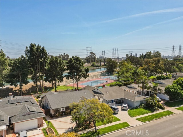 Building Photo - 828 Stevely Ave