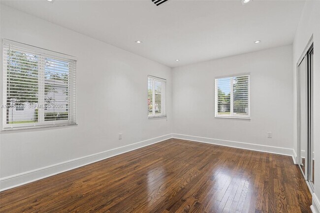 Building Photo - 3500 Ponce de Leon Blvd