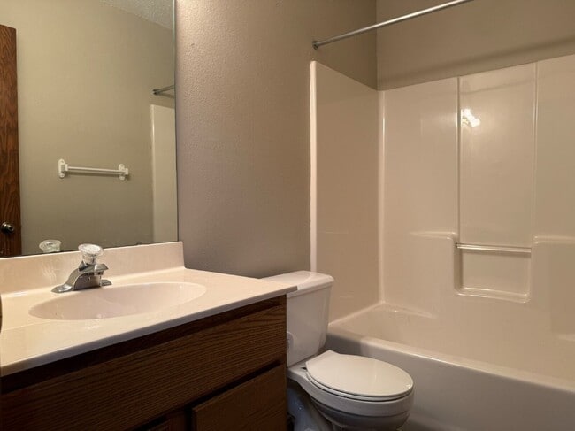 Building Photo - 2733-33 1/2 33 1/2 Ave S