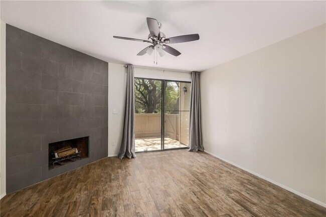 Building Photo - 1938 Holly Hill Dr