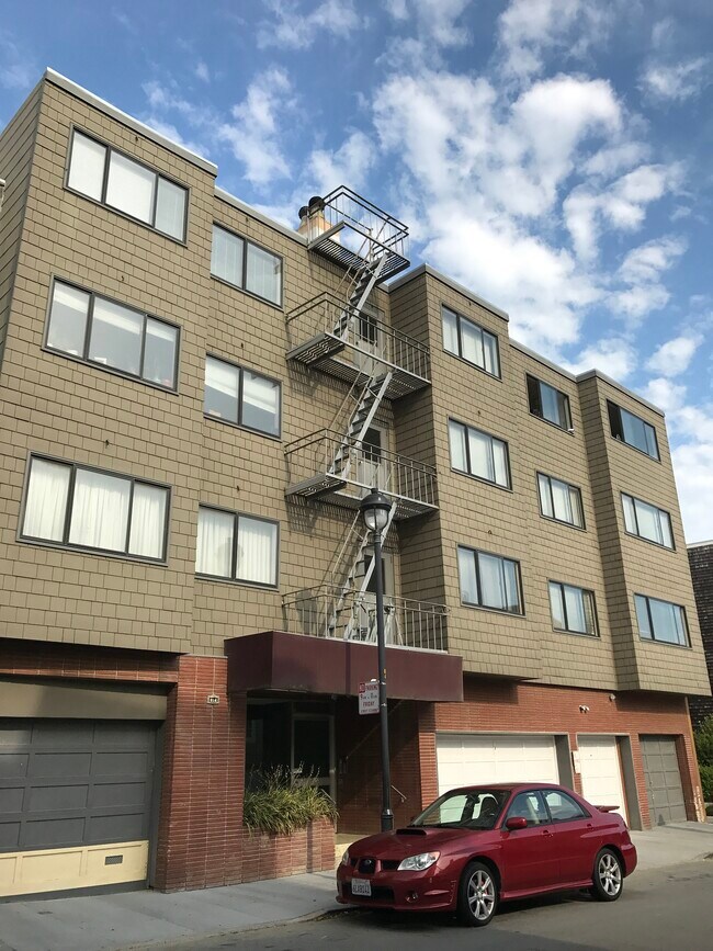 Building Photo - 814 Corbett Ave