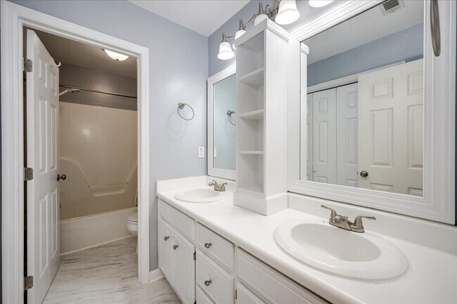 Building Photo - 3892 Beaver Brook Dr