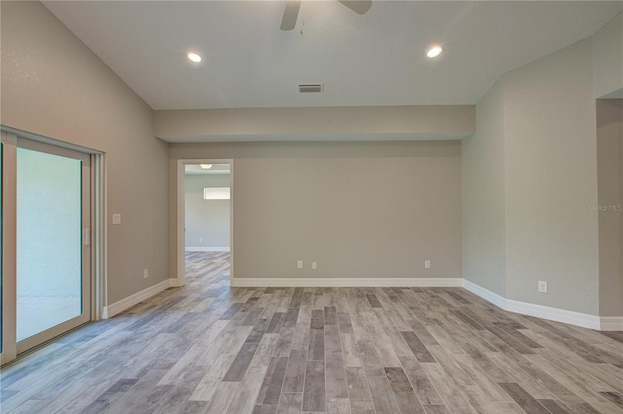 Building Photo - 129 Glades Dr