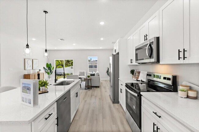 Building Photo - 15568 SW 46th Cir