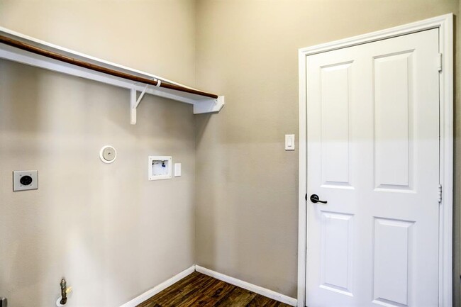 Building Photo - 9238 Solvista Pass Ln