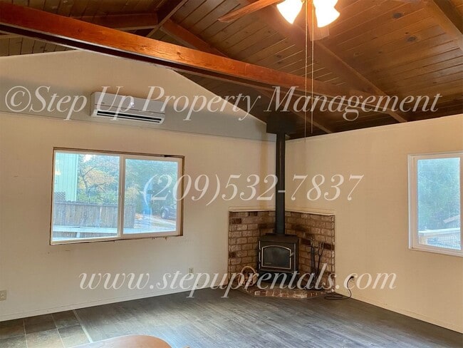 Building Photo - 22101 Crystal Falls Dr