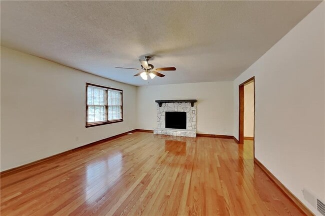 Building Photo - 1339 Wood Park Dr NW