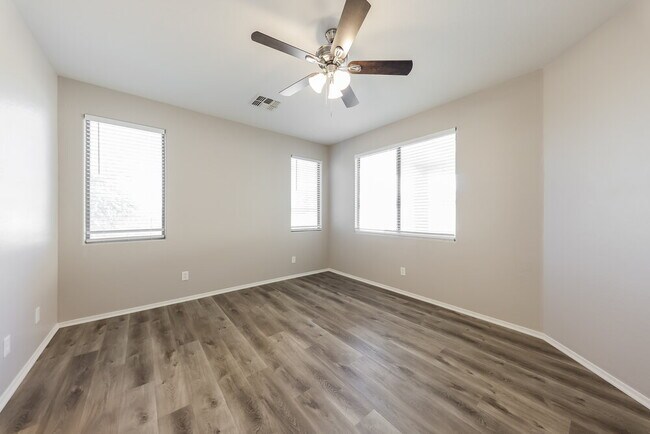 Building Photo - 40806 N Hudson Ct