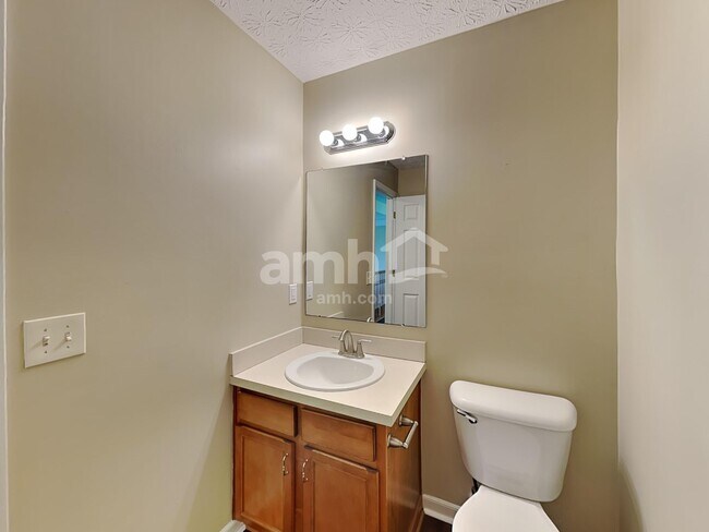 Building Photo - 402 Rolling Acre Dr