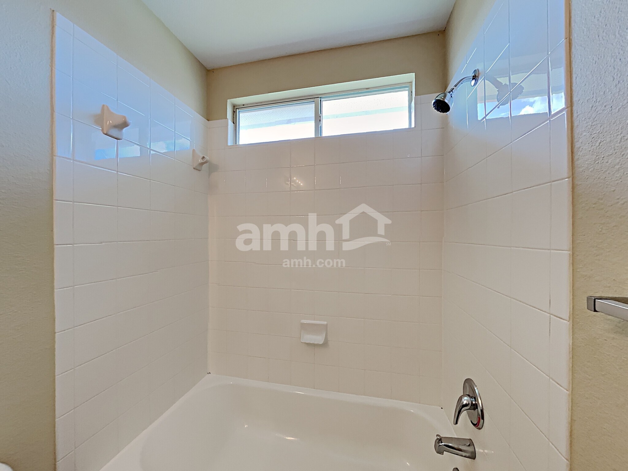 Building Photo - 9227 Mare Country
