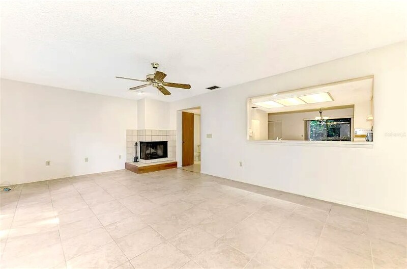 Building Photo - 979 Sunridge Dr