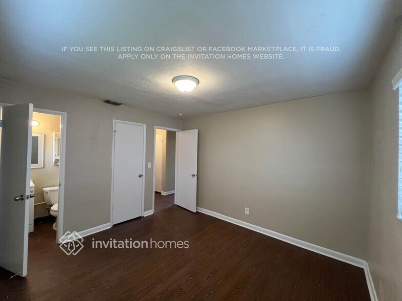Building Photo - 3701 SW 58th Terrace