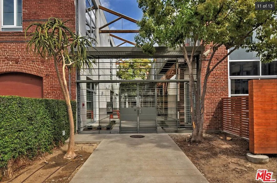 Building Photo - 527 Molino St
