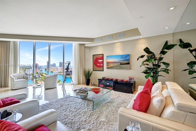 Building Photo - 21200 Point Pl