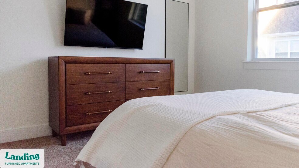 Building Photo - 901 Kelly Green Ln