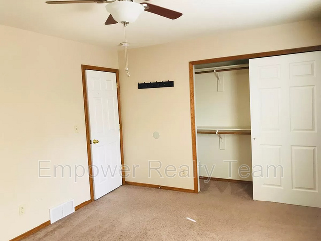 Building Photo - 8097 Parsonage Ln