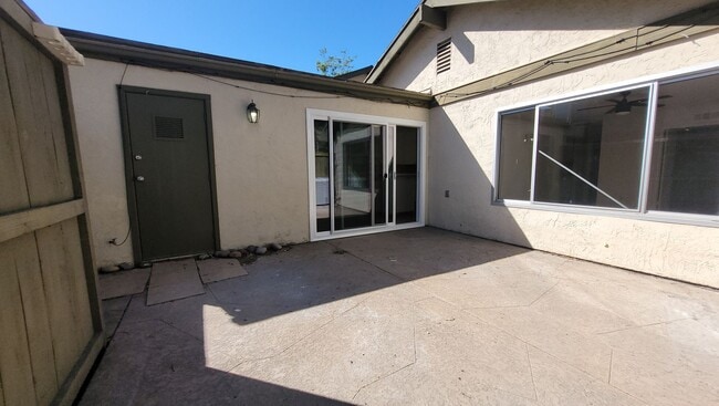 Building Photo - Convienently Located In Mira Masa