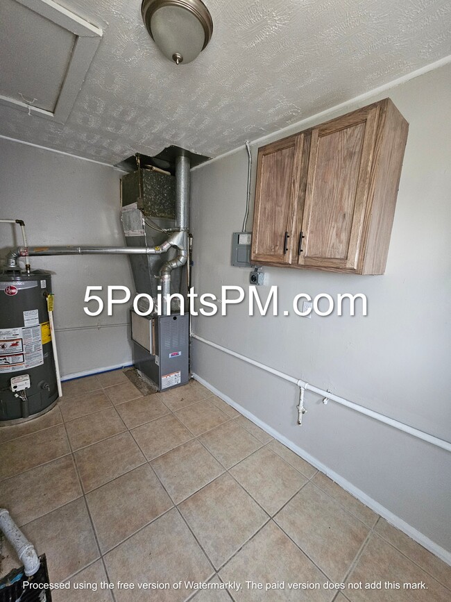 Building Photo - 4332 E 143rd St