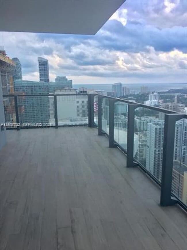 Building Photo - 88 SW 7th St