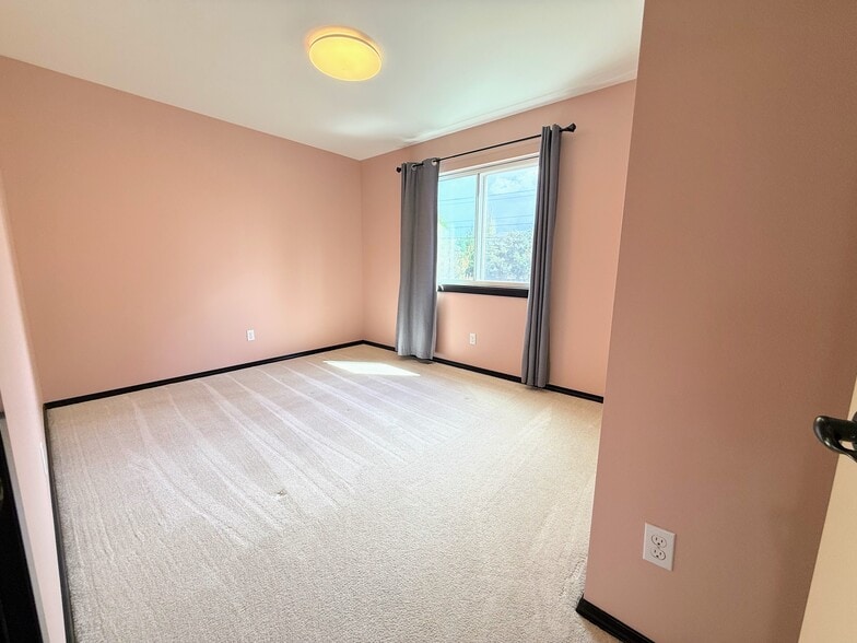 Building Photo - 3415 189th Pl SE