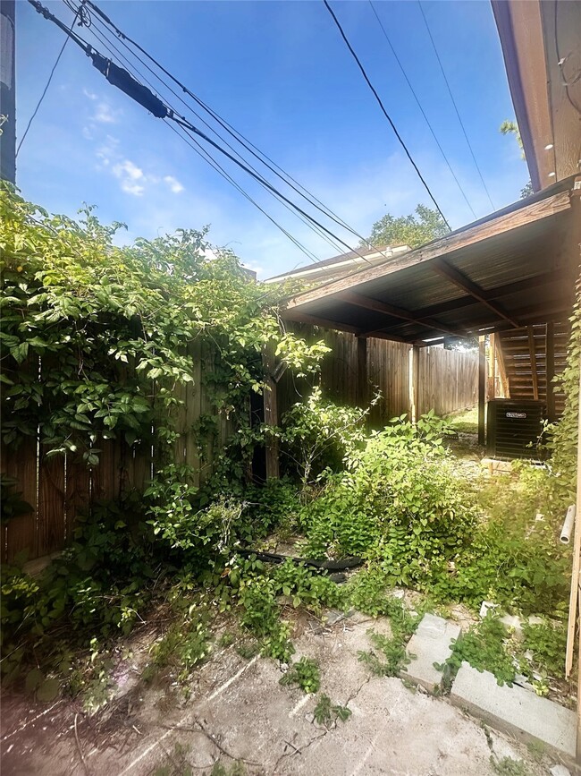 Building Photo - 11130 Hanning Ln