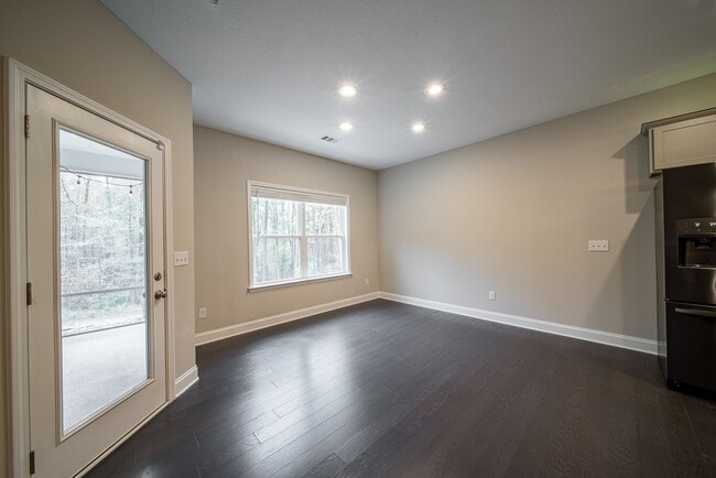 Building Photo - 4BR/2BA Home on 3.2 acres in Harris County!!