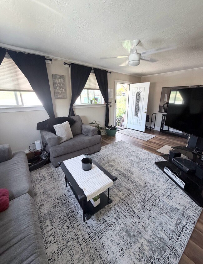 Building Photo - 1244 La Barr Mdws Rd