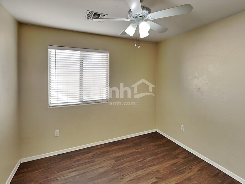 Building Photo - 3713 W Avenida Fria