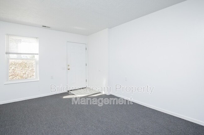 Building Photo - 1415 Forest Ln
