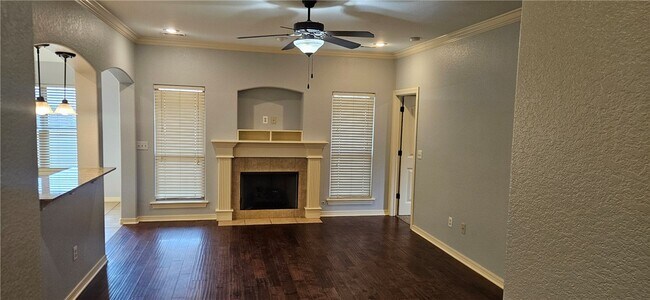 Building Photo - 2641 N Villa Blvd
