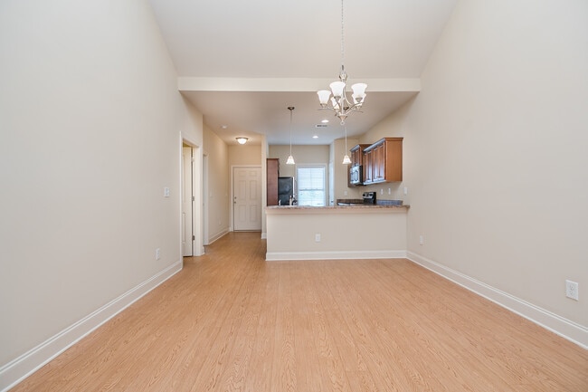 Building Photo - 948 Erika Ln