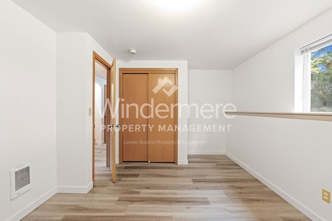 Building Photo - 4-Bedroom 2 Full Bath Home In The Valley -...