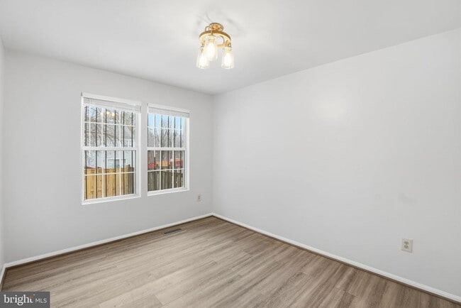 Building Photo - 10718 Kitchener Ct