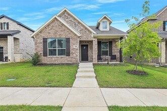 Building Photo - 1704 Emilia Dr