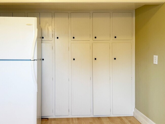 Building Photo - Darling 2 Bedroom Home in Hasley!