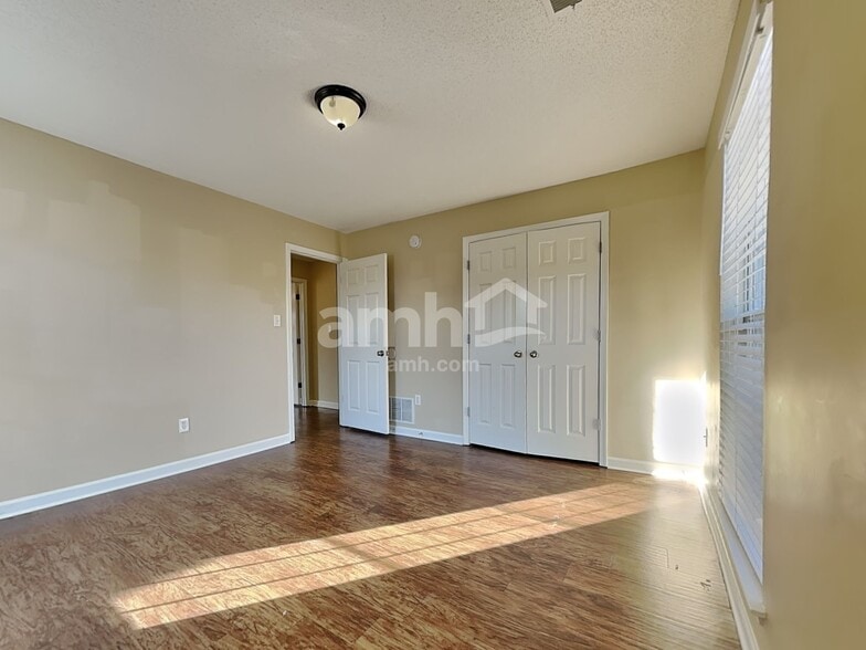 Building Photo - 5961 Appian Way Cv