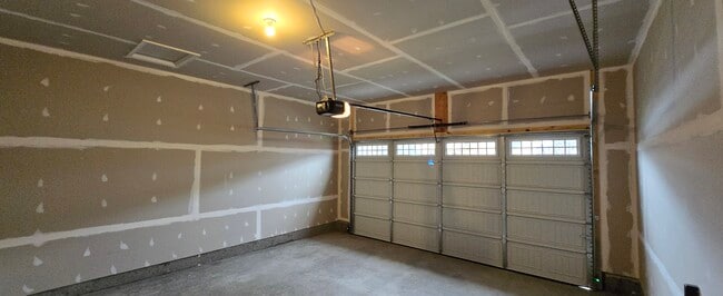 Building Photo - 107 Alabaster Ln