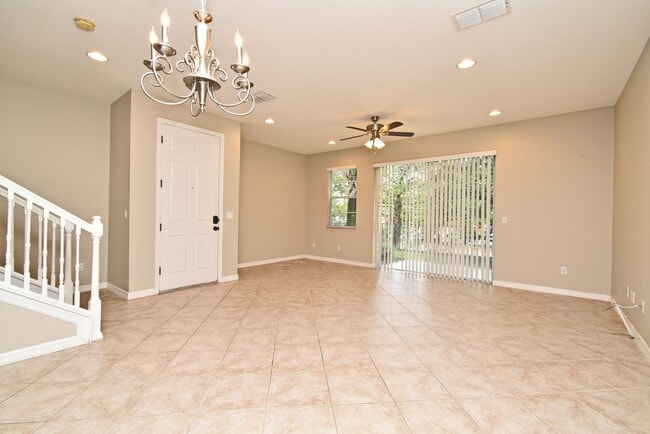 Building Photo - Beautiful townhouse at Claytons Crossing Oviedo