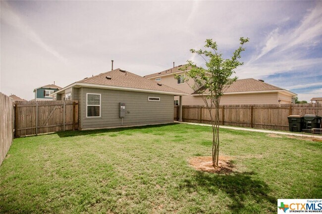 Building Photo - 242 Mossycup Dr