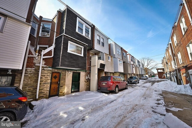 Building Photo - 1827 73rd Ave